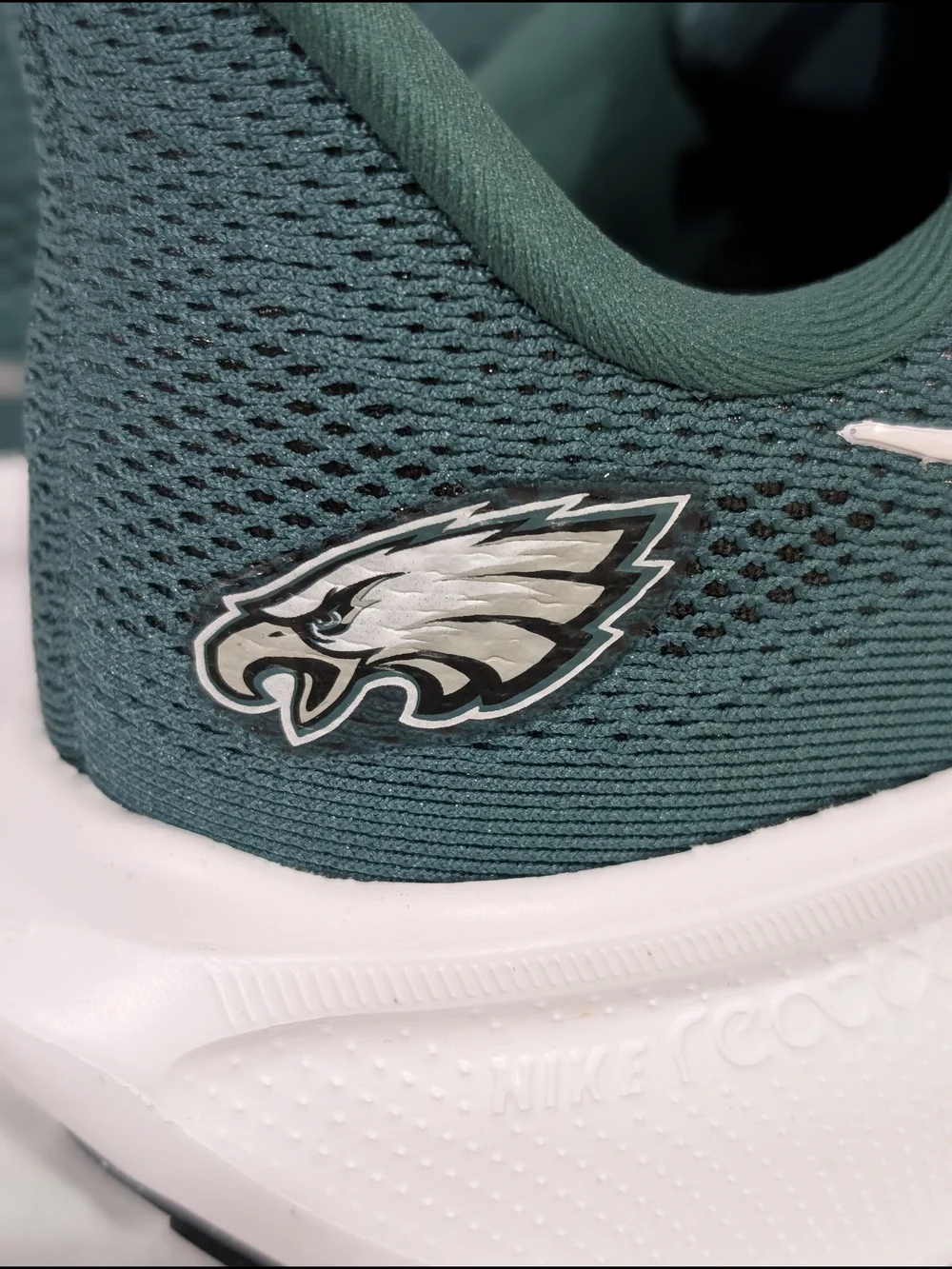 New Nike Men's Green Zoom Running Shoes with Philadelphia Eagles Logo